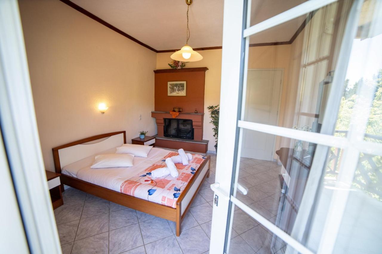 Ξενοδοχειο Παπαναγιωτου Hotel Neraïdochóri Exterior foto