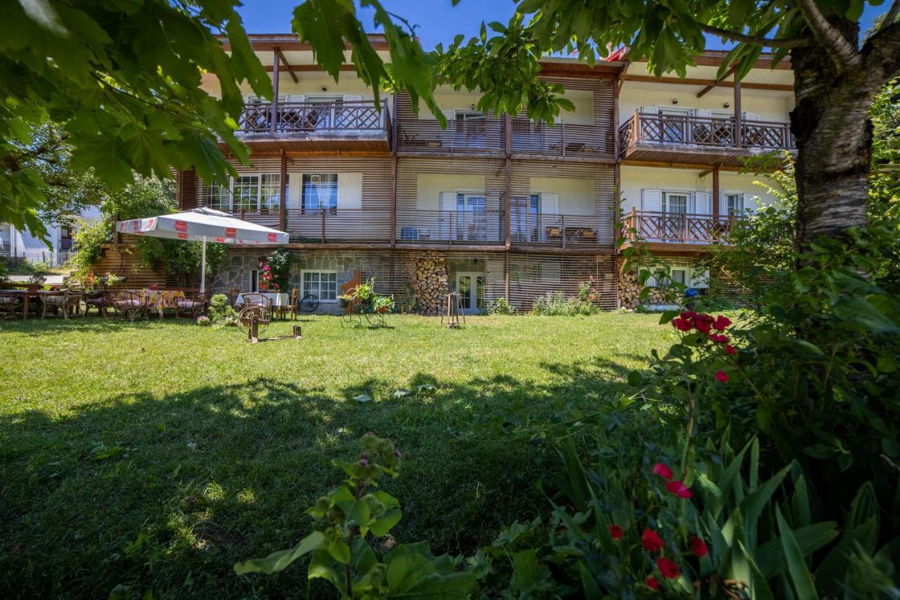 Ξενοδοχειο Παπαναγιωτου Hotel Neraïdochóri Exterior foto